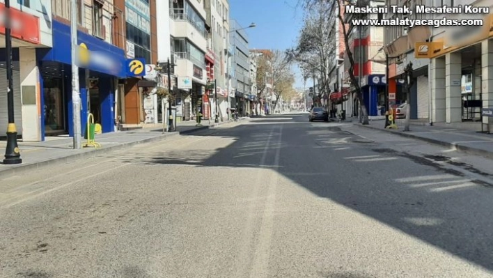 Cadde ve sokaklar boş kaldı