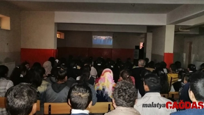 Çaldıran Belediyesi 19 bin 500 öğrenciyi sinema ile tanıştırdı