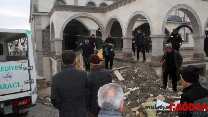 Cami inşaatında cansız bedeni bulunan şahsın, kesin ölümü otopsi sonrası belirlenecek