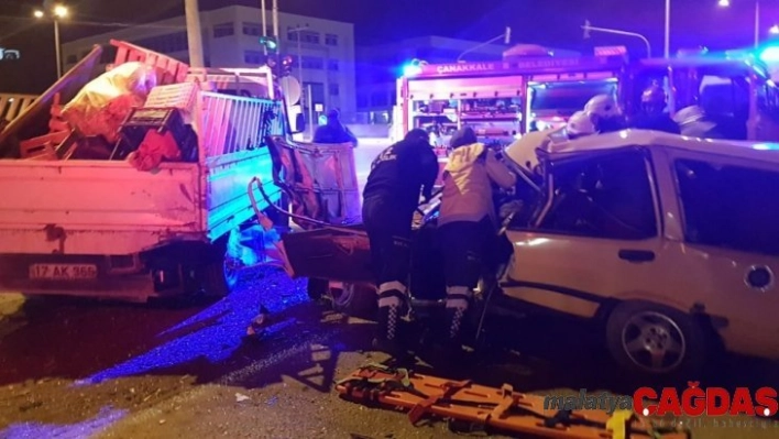 Çanakkale'de trafik kazası: 2 yaralı