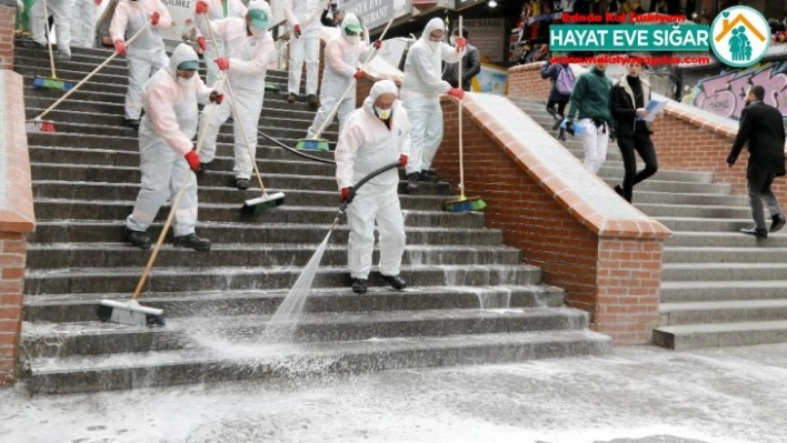 Çankaya'da farklı noktalarda dezenfektan hizmeti