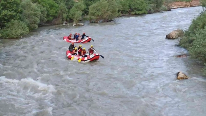 Çatak'ta rafting sezonu başladı