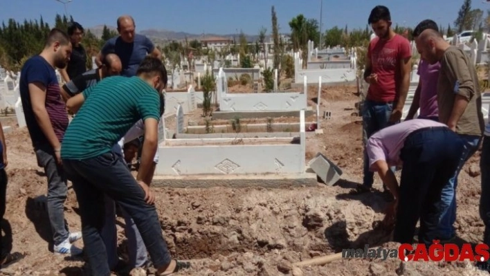 Cesedi bulunan kayıp gencin cenazesi toprağa verildi