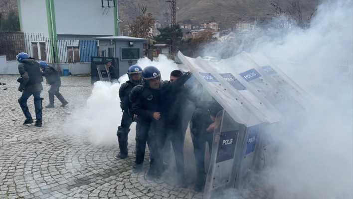 Çevik kuvvet polisi tatbikat yaptı