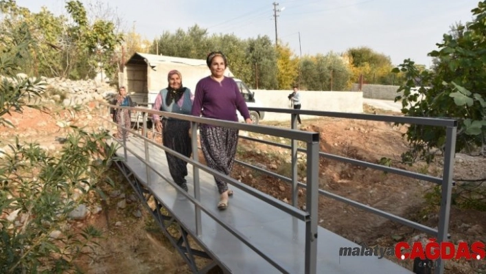 Ceyhan Belediyesinden dere yatağına ikinci köprü