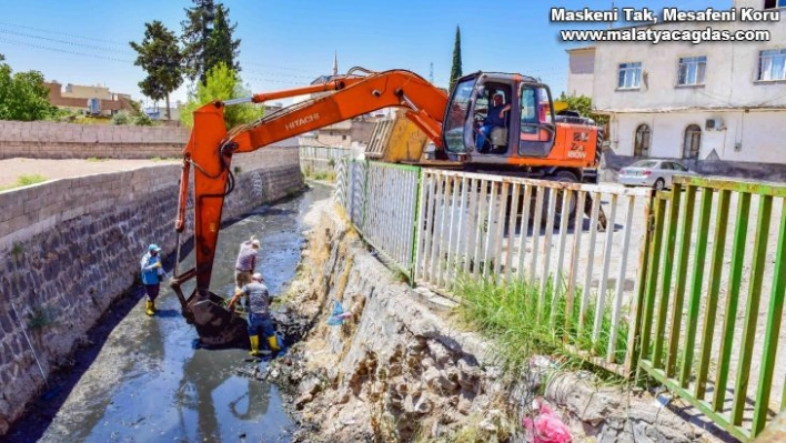 Ceylanpınar Antep Deresinde temizlik çalışması başlatıldı