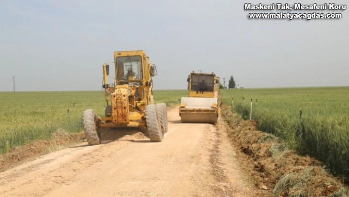 Ceylanpınar kırsalında asfalt öncesi son dokunuşlar