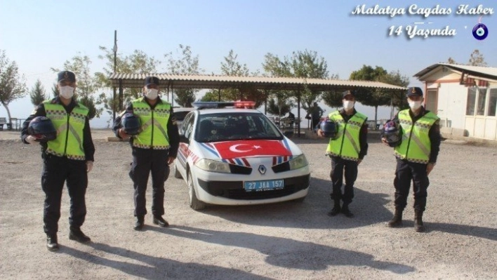 Ceza bekleyen sürücülerin kask sevinci