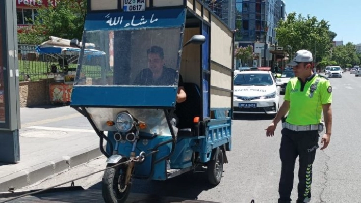 Ceza makbuzunu imzalamadan kaçtı, kovalamaca sonucu yakalandı