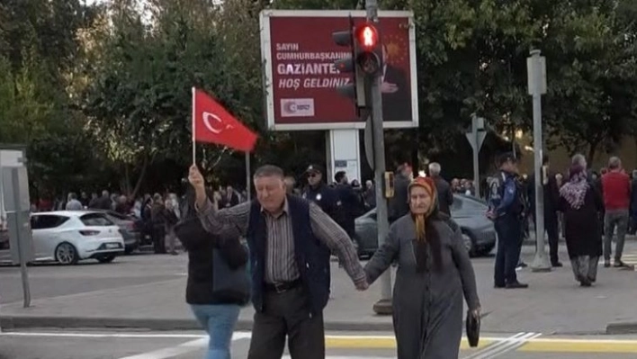 CHP'li Erdoğan hayranı: Bu adama nankörlük edenler var, onlar bu ülkenin vatandaşı değil'