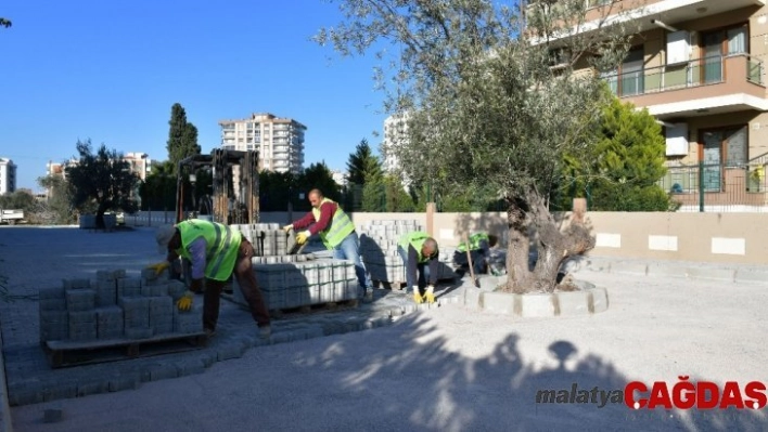 Çiğli'de yollar yenileniyor