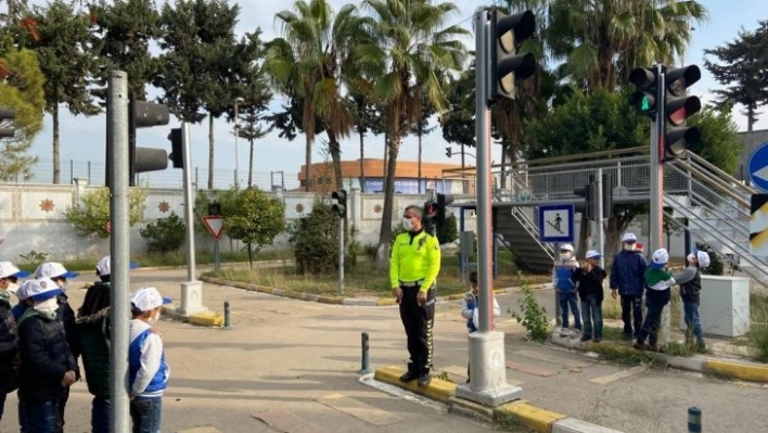 Çocuklara uygulamalı trafik eğitimi