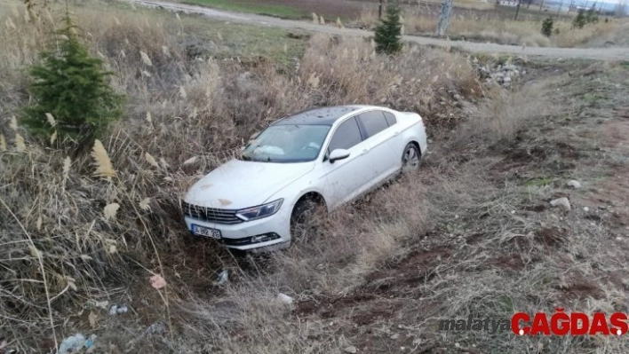 Çorum'da otomobil şarampole uçtu: 2 yaralı