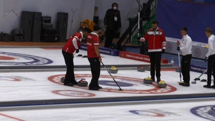 Curling 2022 Kış Olimpiyat Oyunları Ön Eleme Müsabakaları Erzurum'da son gününde devam ediyor