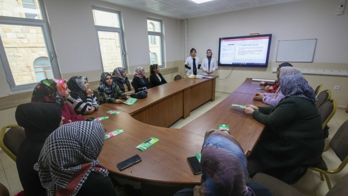 Darende'de kadınlar rahim ağzı kanseri konusunda bilgilendirildi