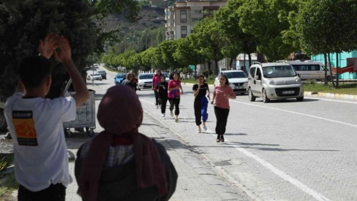 Öğrenciler madalya için  ter döktü