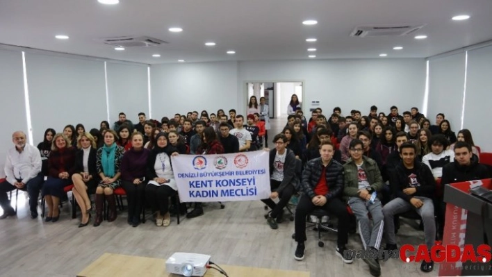 Denizli Büyükşehir Belediyesi Kent Konseyi eğitim toplantısı düzenledi