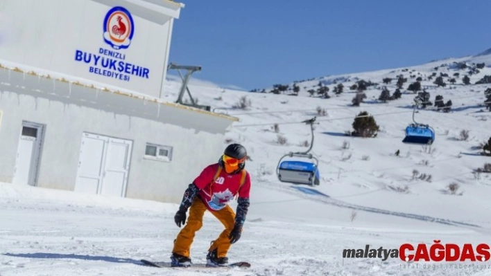 Denizli'de kayak sezonu açıldı