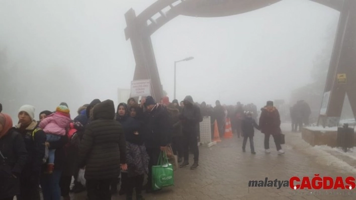 Denizli'de vatandaşlar Teleferik ve Bağbaşı Yaylası'na akın etti