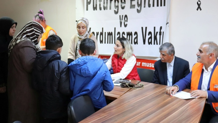 Deprem bölgesindeki yetimlerin bayram harçlığı unutulmadı