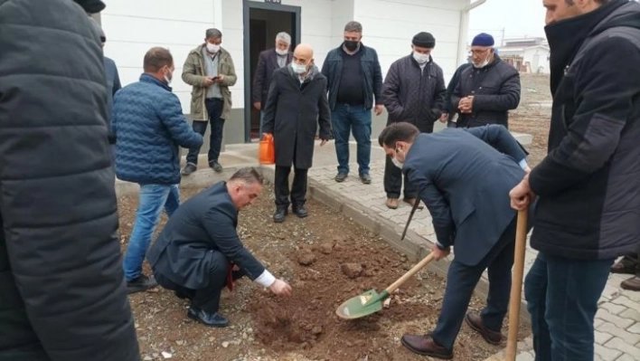 Deprem konutlarının etrafı yeşillendirilmeye başladı