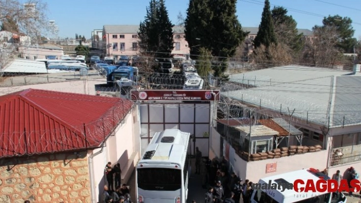 Depremde hasar gören cezaevi tamamen boşaltıldı