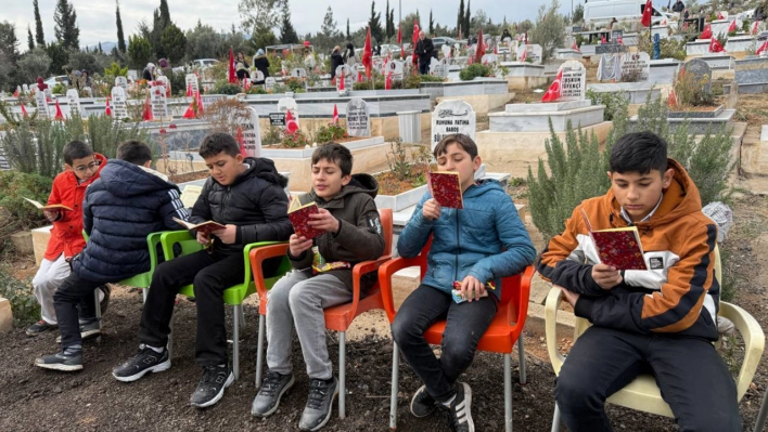 Depremde hayatını kaybedenler unutulmadı