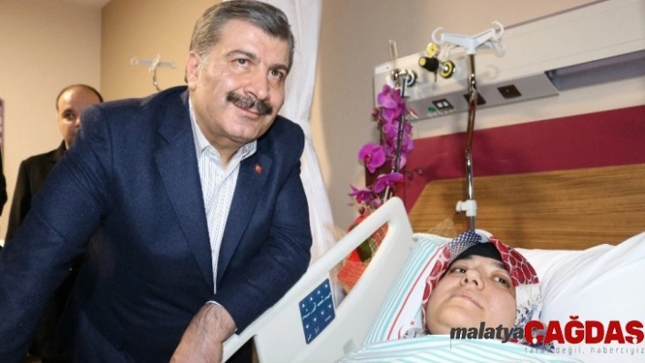 Depremin sembol ismi Azize Çelik: 'O ikisini delikten gördüm'