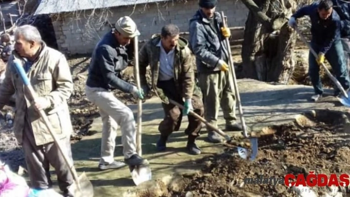 Derecik'teki 70 yıllık su değirmeni yeniden onarılıyor