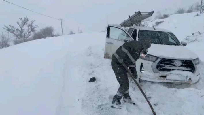 Dicle Elektrik Silvan ekipleri kardan kurtulduktan sonra enerji için harekete geçti