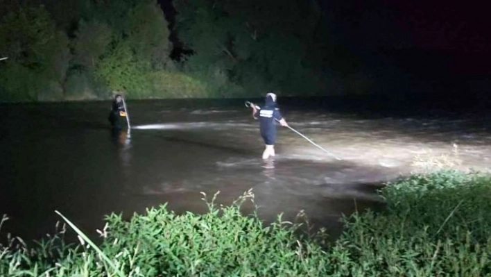 Dicle Nehri'ne giren 10 yaşındaki çocuk kayboldu