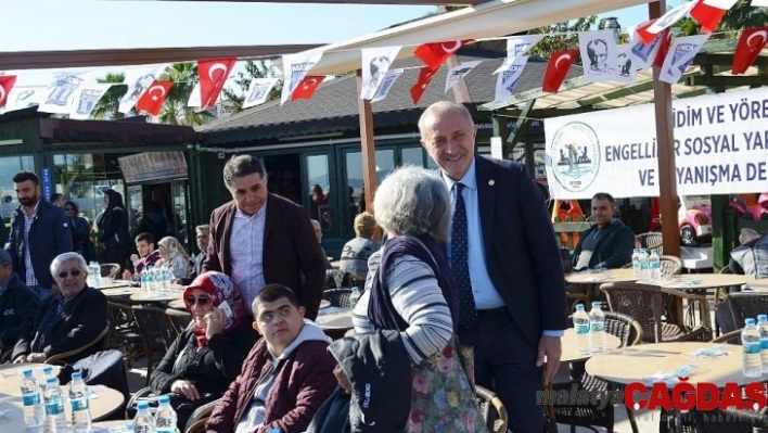 Didim Belediyesi engellileri yemekte ağırladı