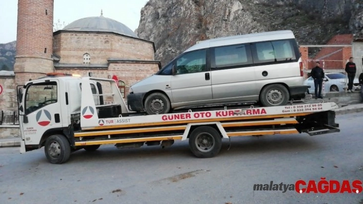 Direksiyon başında fenalaşan sürücü hayatını kaybetti