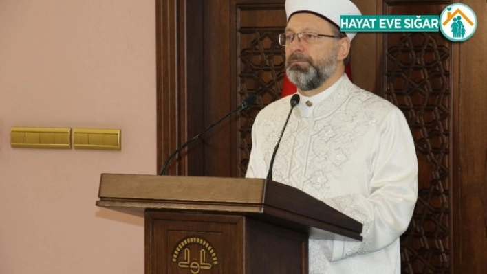 Diyanet İşleri Başkanı Erbaş: 'Teravih namazları evlerde ferdi olarak kılınacak'