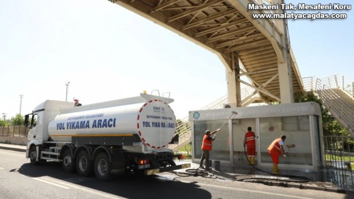 Diyarbakır Büyükşehir Belediyesi temizlik çalışmalarına aralıksız devam ediyor