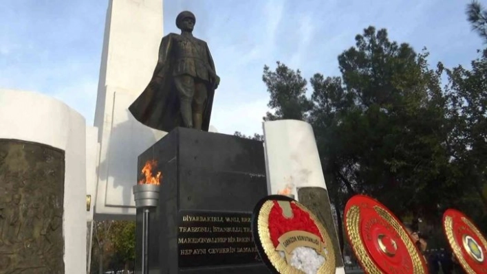 Diyarbakır'da 10 Kasım Atatürk'ü anma töreni