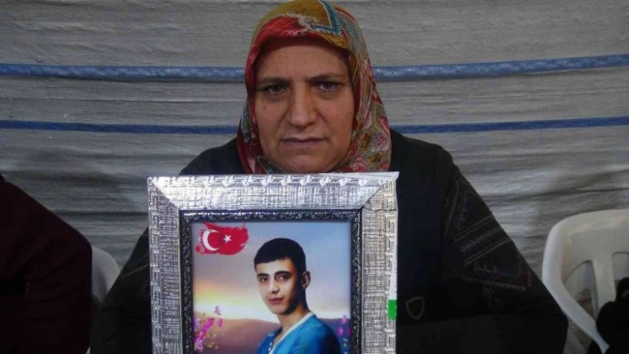 Diyarbakır'da anne ve babaların evlat nöbeti 832'inci gününde devam ediyor