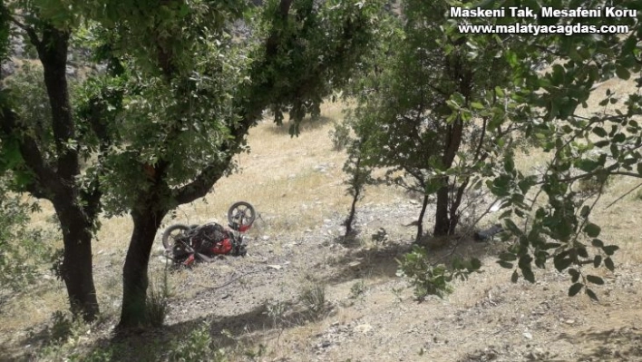 Diyarbakır'da araçla çarpışan motosiklet uçuruma yuvarlandı: 1 ağır yaralı