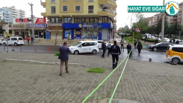 Diyarbakır'da bir caddede araç giriş çıkışları kısıtlandı