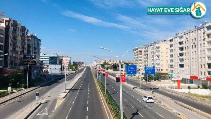 Diyarbakır'da cadde ve sokaklarda kısıtlamanın ikinci gününde de seslik hakim