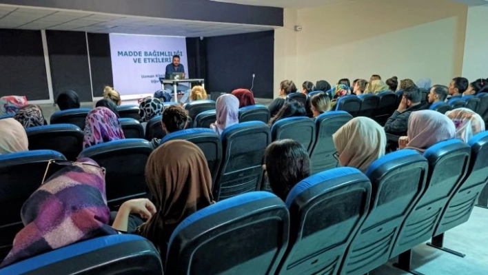 Diyarbakır'da kursiyerlere madde bağımlılığı semineri