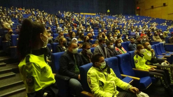 Diyarbakır'da öğretmenlere trafik eğitim semineri verildi