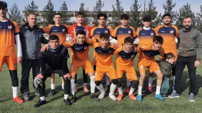 Diyarbakır'da okullararası futbol turnuvasının şampiyonu Talaytepe oldu