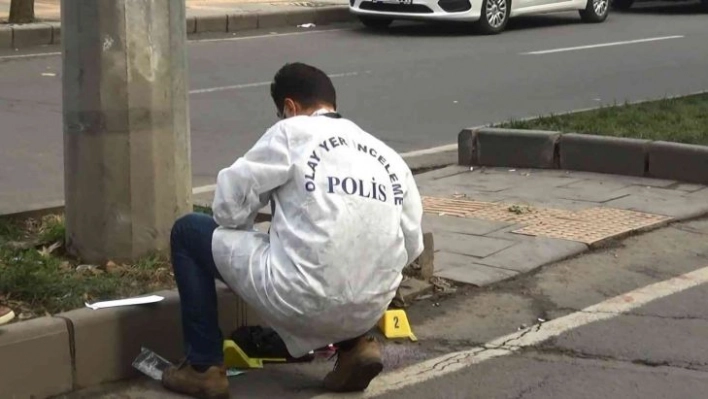 Diyarbakır'da parkta yürüyen yabancı uyruklu genç, tartıştığı kişi tarafından bıçaklandı