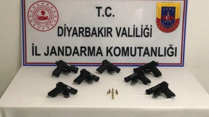 Diyarbakır'da silah kaçakçılarına operasyon: 4 kişi tutuklandı