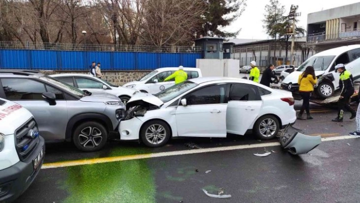 Diyarbakır'da trafik kazası: 7 yaralı