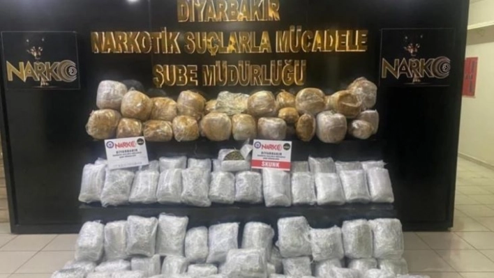 Diyarbakır'da uyuşturucu tacirlerine darbe: 157 kilo skunk ele geçirildi