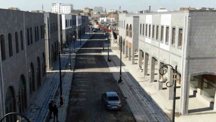 Diyarbakır'da Yenikapı Açık Hava Yaşam ve Kültür Merkezinde 52 dükkan kiralamaya sunuldu