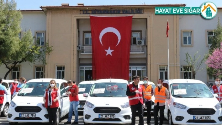 Diyarbakır Valiliğine Vefa Sosyal Destek Gruplarında hizmet için 31 araç hibe edildi