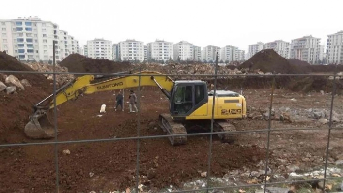 Diyarbakırlı müteahhit, stokçu ve fırsatçılara tepki gösterdi